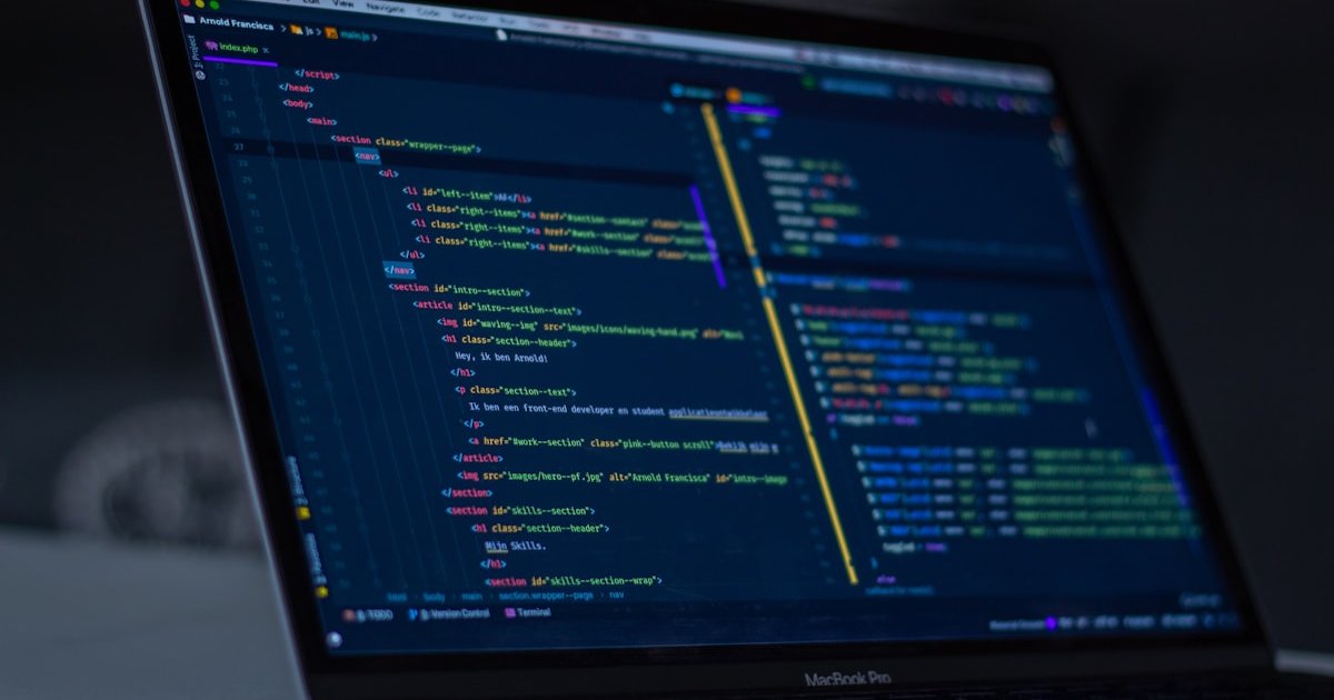 Belajar Laravel Part 2: Controller — Pisahkan Logika dari Route